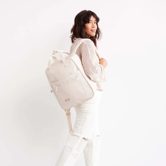 Beis Expandable Backpack - Picture 5 of 7